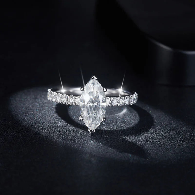 Lyee Cyee Sterling Silver Moissanite Horse Eye Ring Set