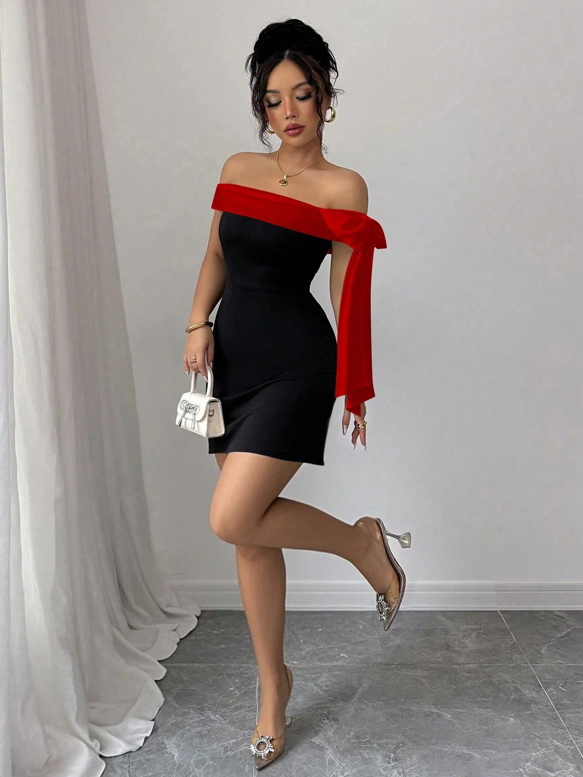 Women's Off Shoulder Bodycon Dress With Bow And Lace Detail